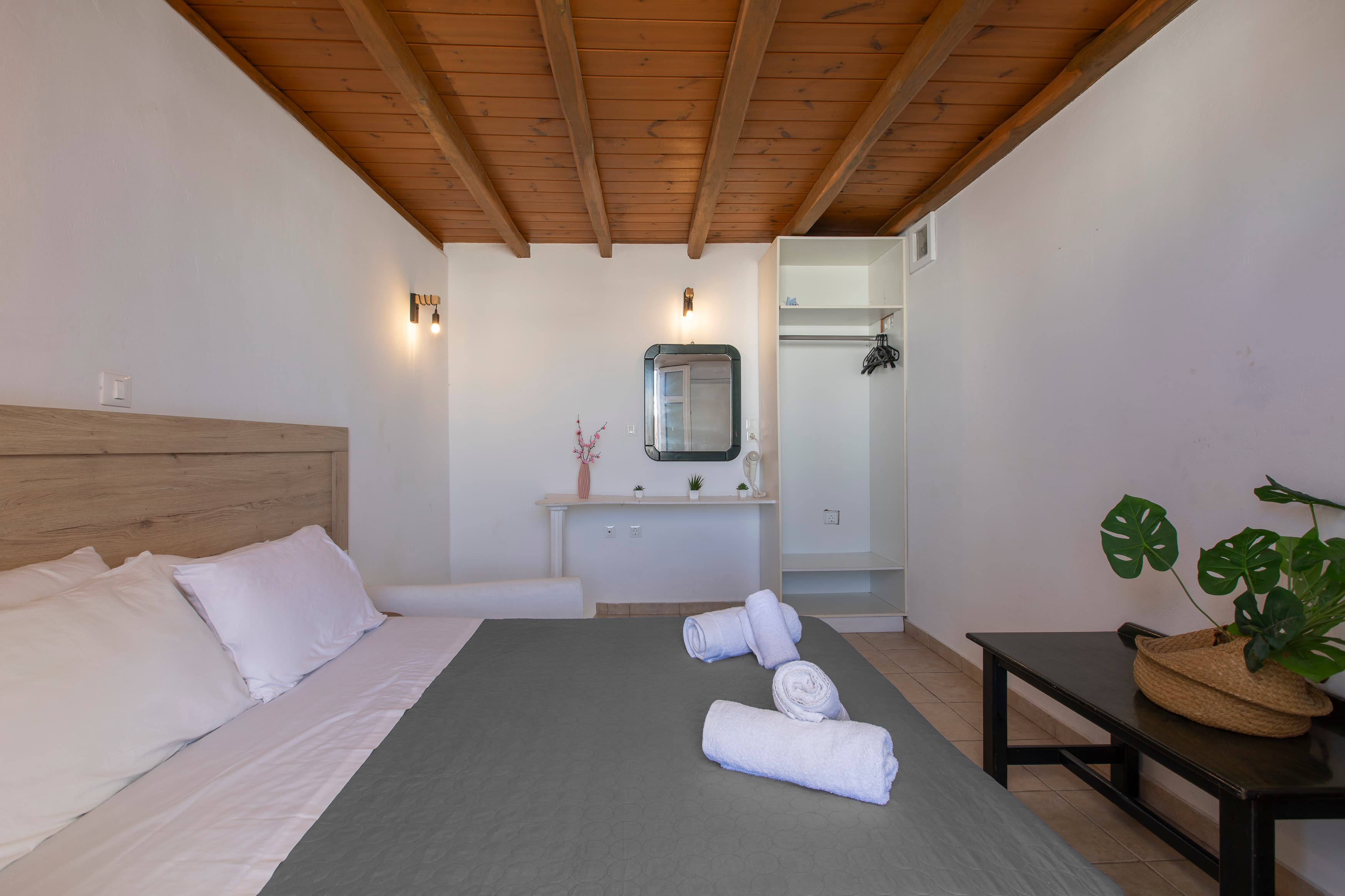 Lakka Apartments in Chora