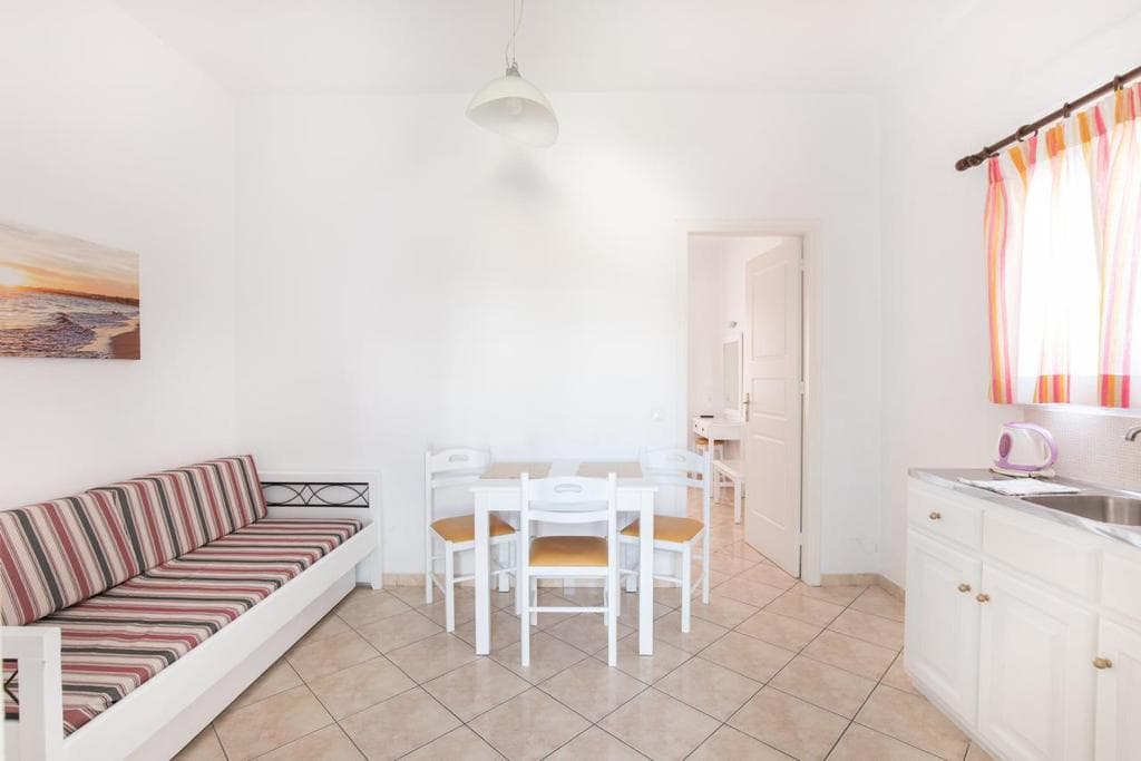 Korfos Beach Rooms
