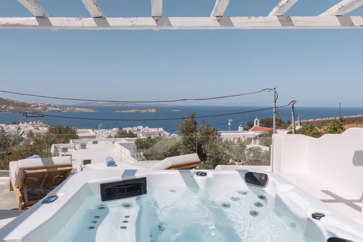 Lagoon Apartment